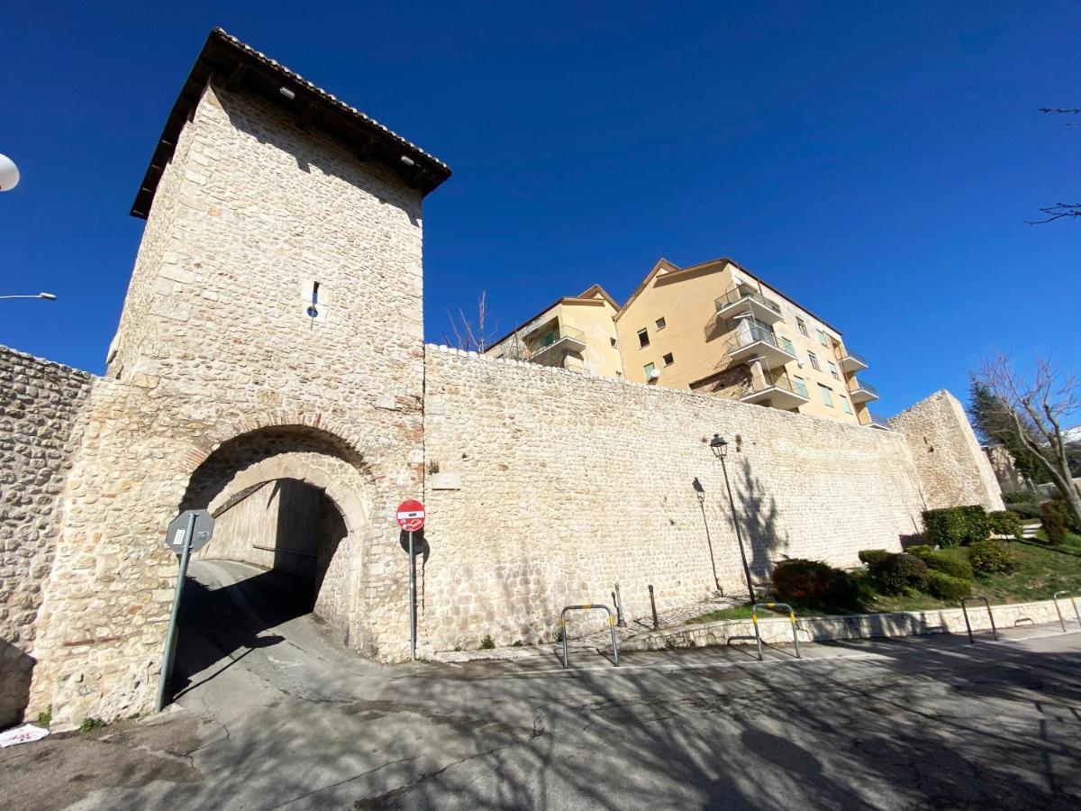 Apartament Casa San Bernardino - Private Parking LʼAquila Zewnętrze zdjęcie